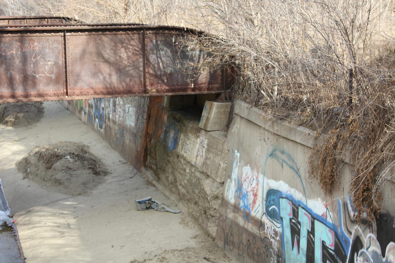 East abutment